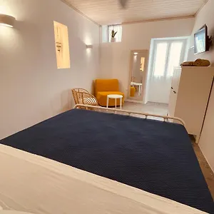 Casa Di Manto Traditional Apartment